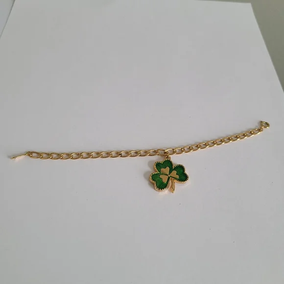 Vintage Avon Gold Tone Green Enamel Shamrock Clover Pendant Charm Chain Bracelet - Picture 7 of 9